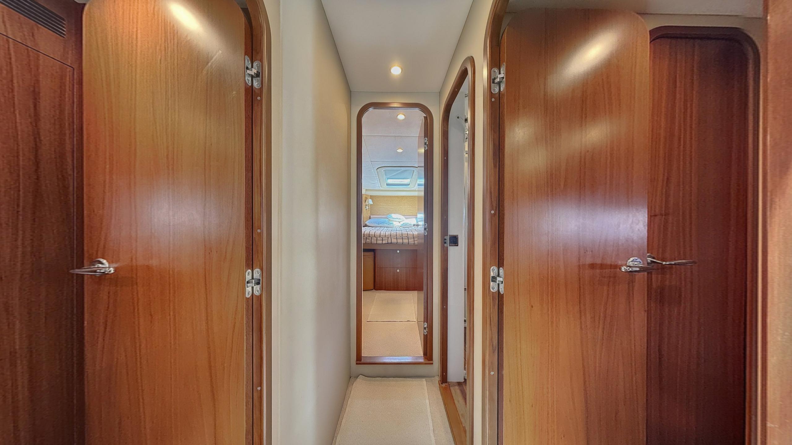 2010 Princess 62 for sale (photo 23)
