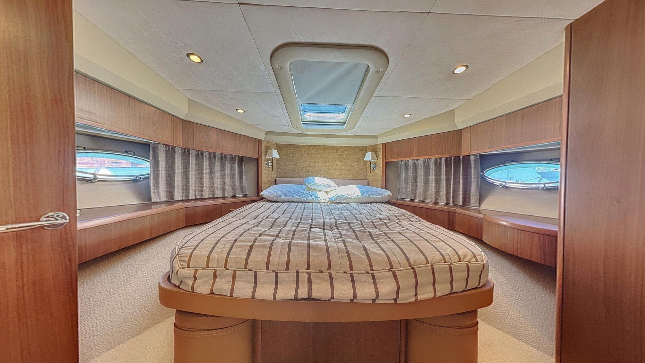 2010 Princess 62 for sale (photo 28)