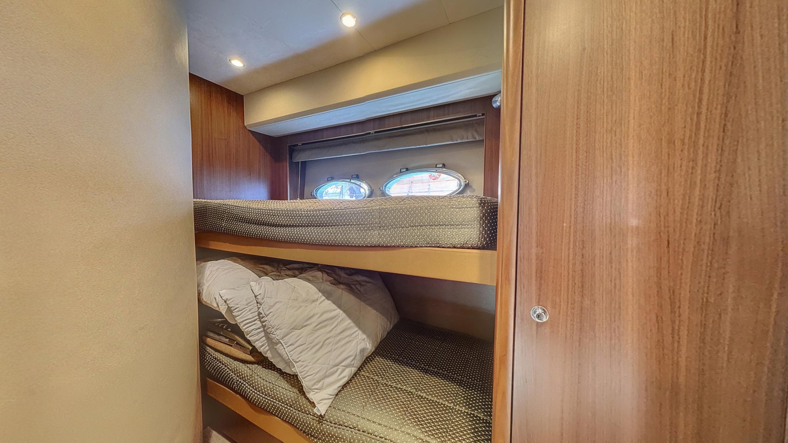 2010 Princess 62 for sale (photo 30)