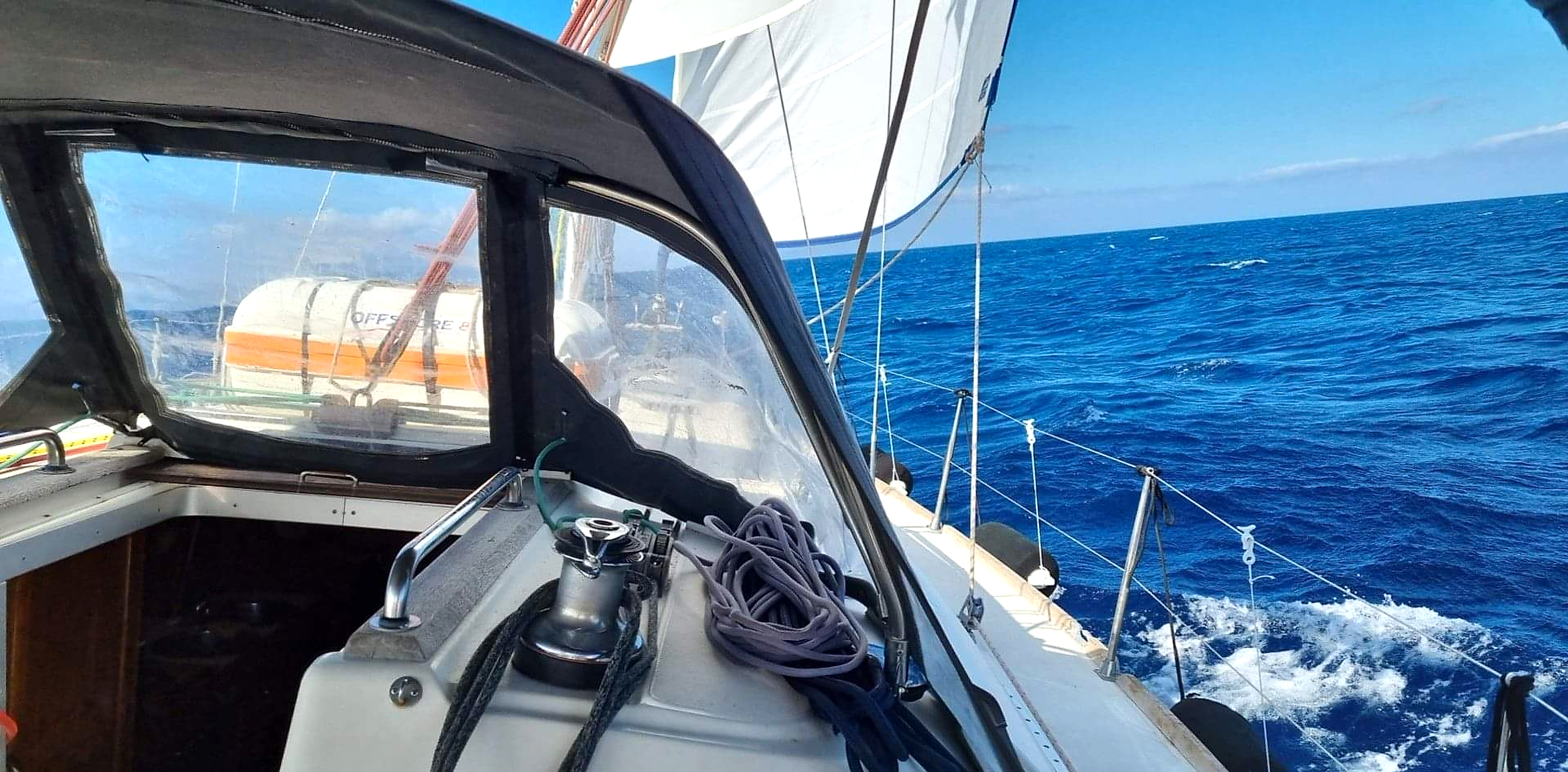 1999 Bavaria 38 Holiday te koop (photo 3)