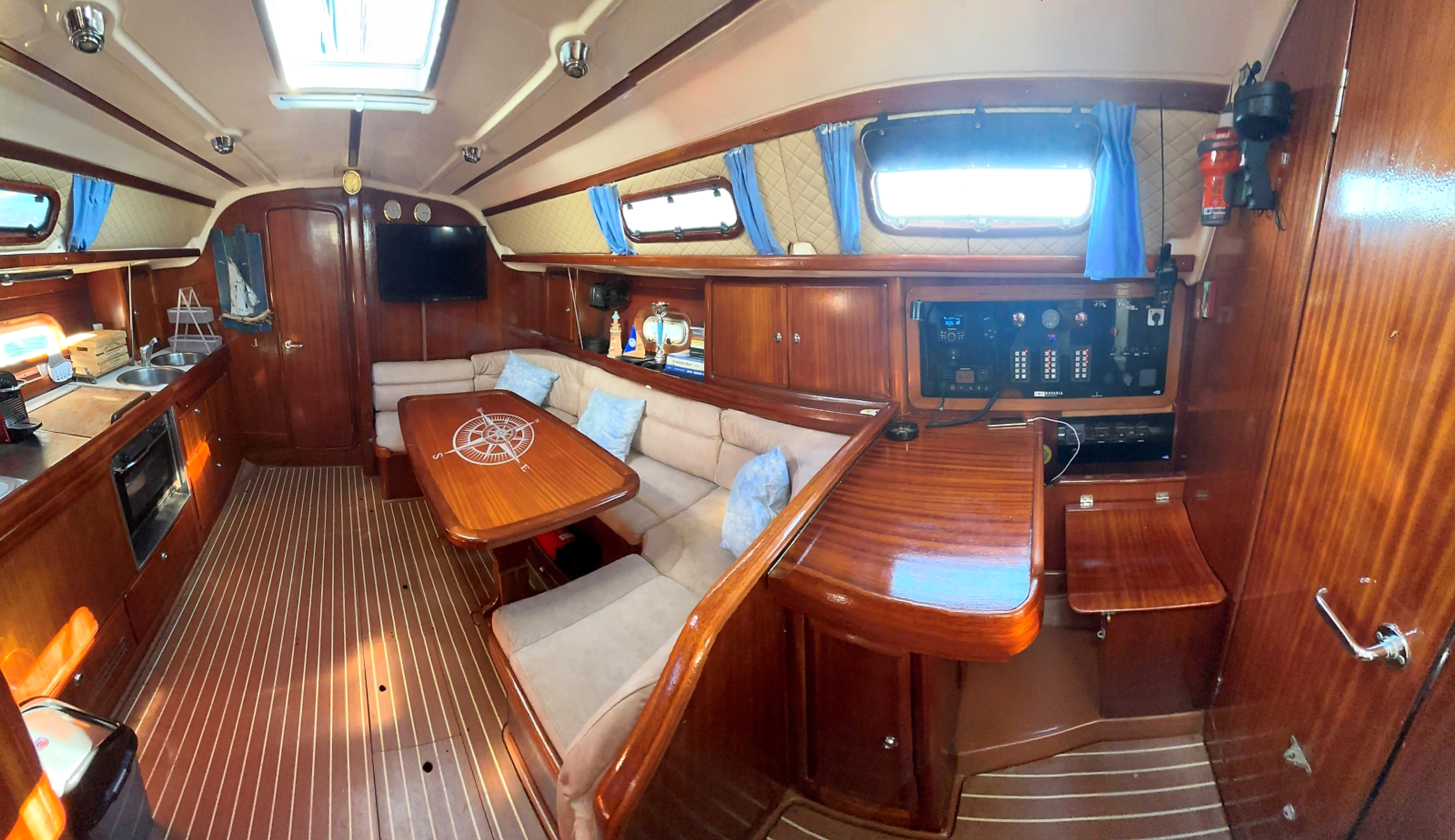 1999 Bavaria 38 Holiday te koop (photo 11)