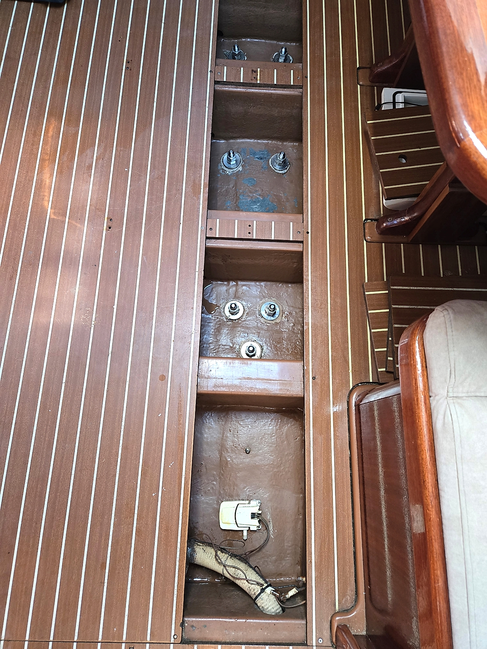1999 Bavaria 38 Holiday te koop (photo 34)