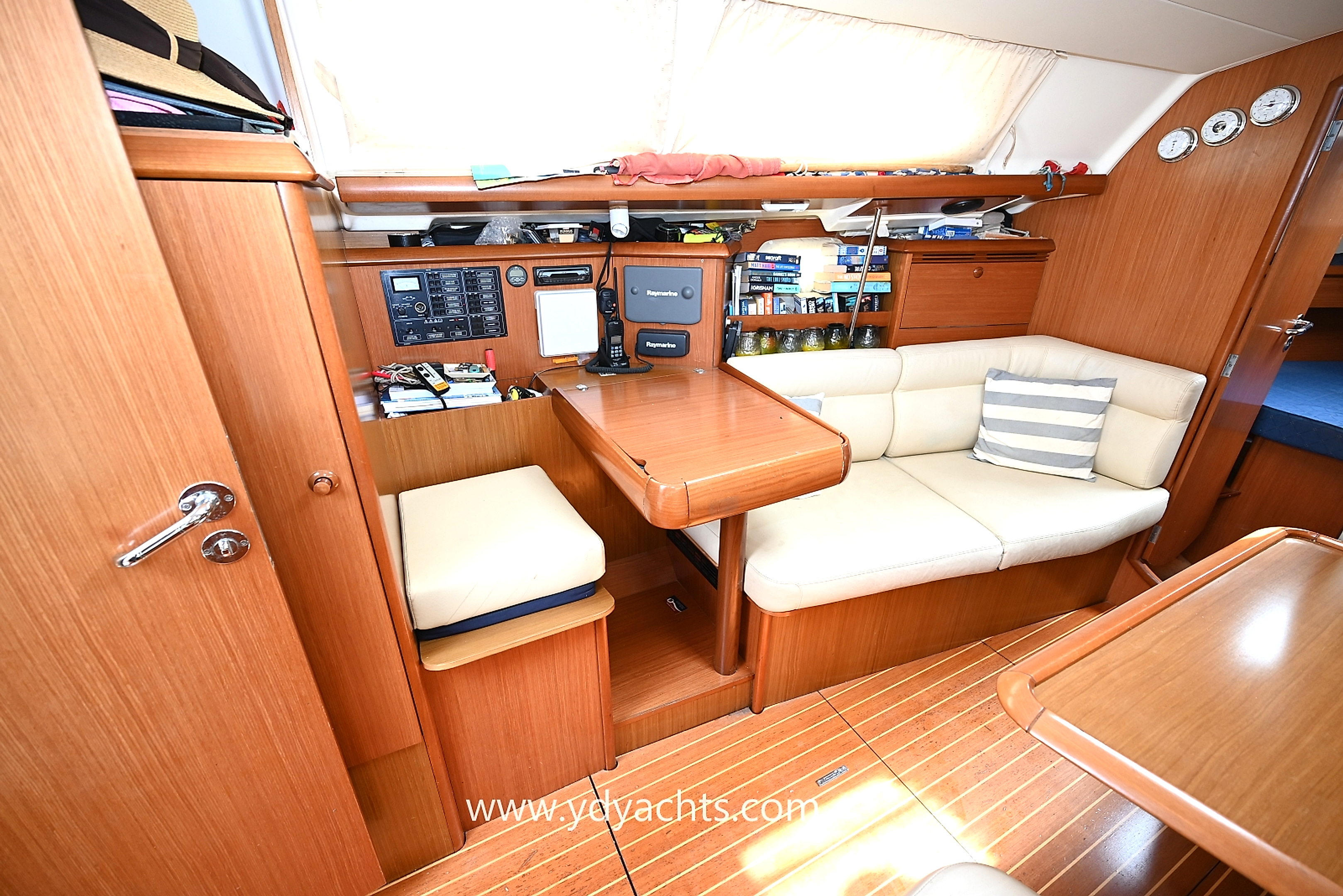 2006 Jeaunneau Sun Odyssey 37 for sale (photo 8)