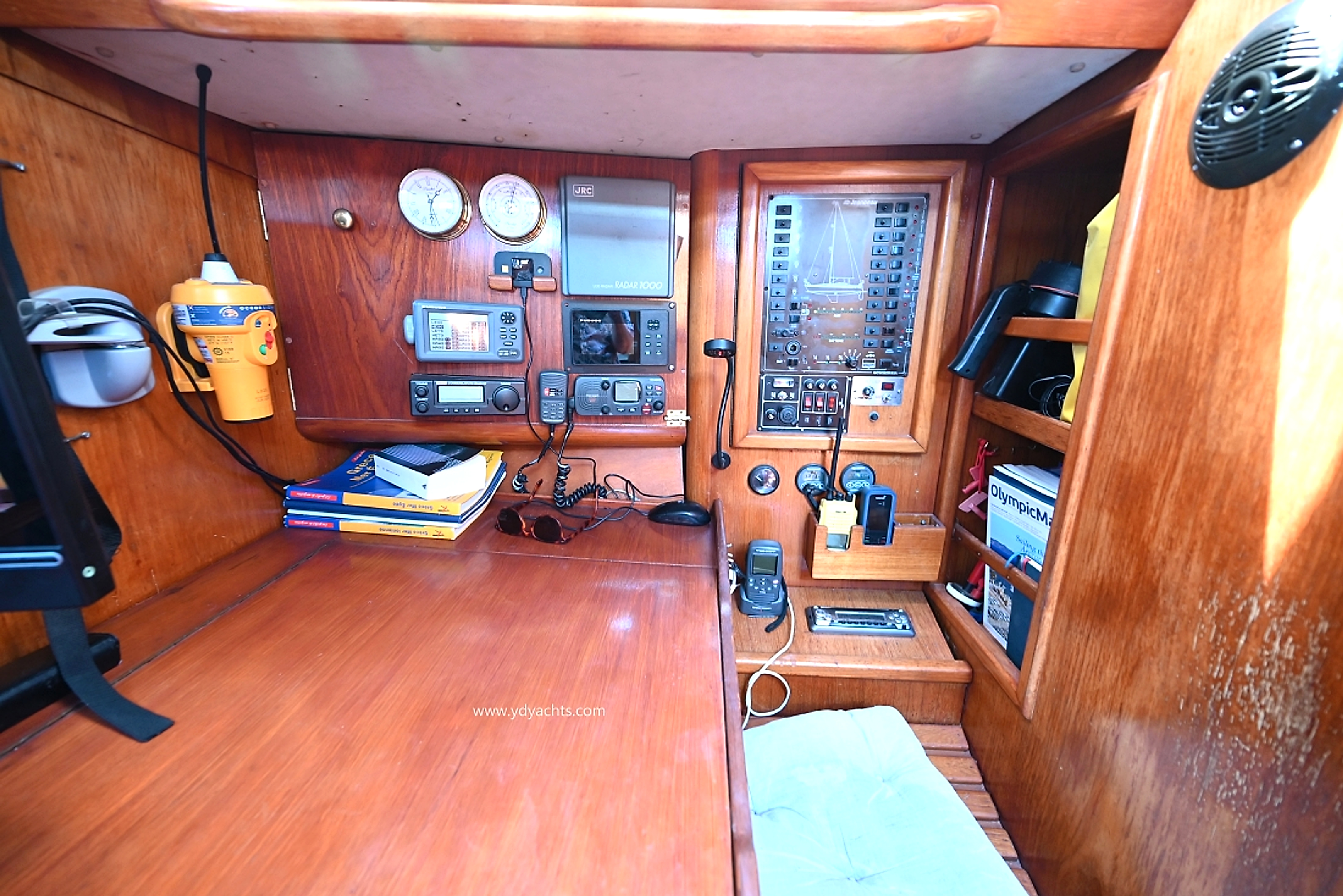 1987 Jeanneau Sun Legende 41 for sale (photo 32)