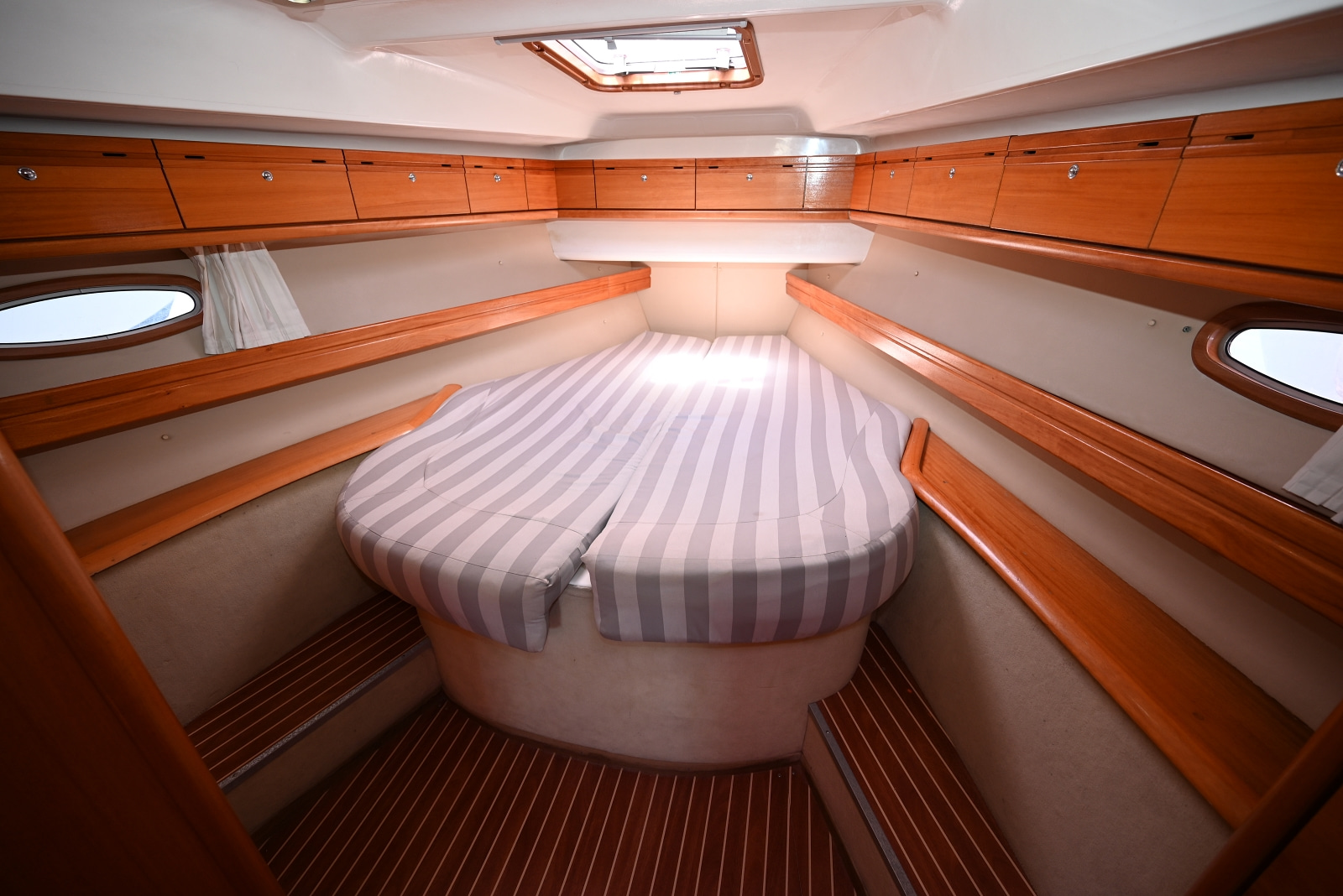 2006 Bavaria 46 Cruiser te koop (photo 30)