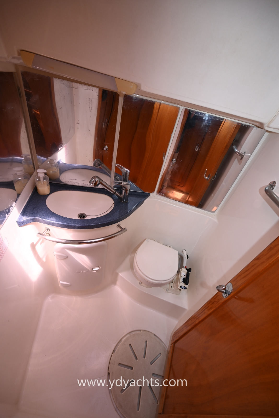 2006 Bavaria 46 Cruiser te koop (photo 32)