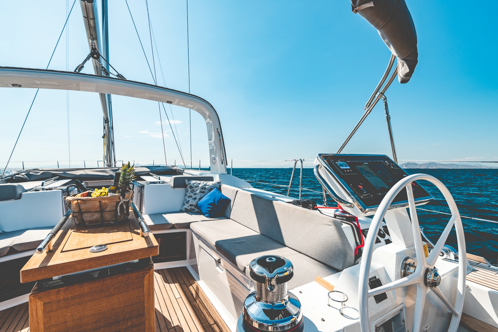 2027 Beneteau Oceanis 55.1 Owner's Version for sale (photo 14)