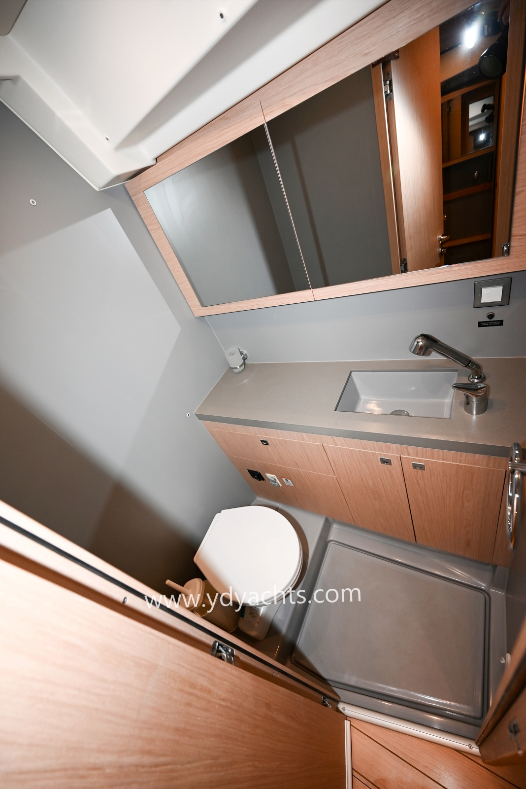2027 Beneteau Oceanis 55.1 Owner's Version for sale (photo 43)