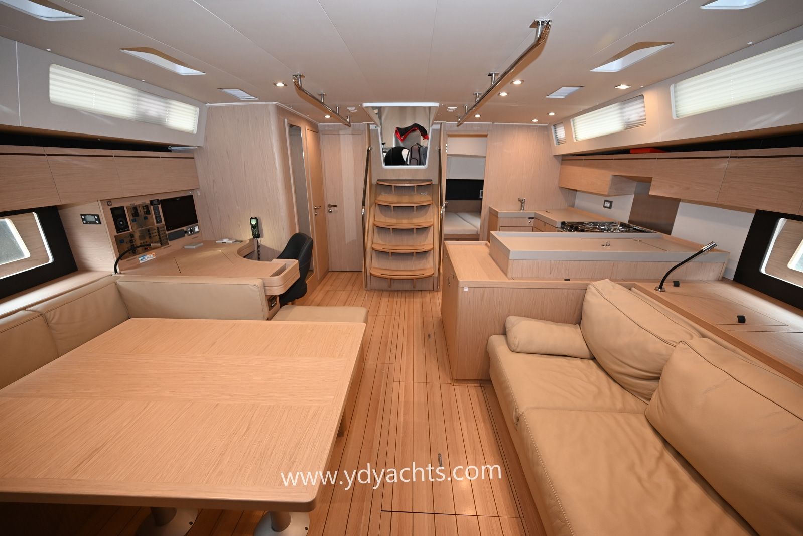 2027 Beneteau Oceanis 55.1 Owner's Version for sale (photo 47)