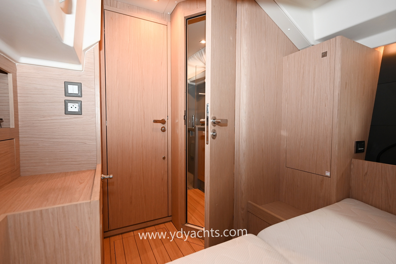 2027 Beneteau Oceanis 55.1 Owner's Version for sale (photo 53)