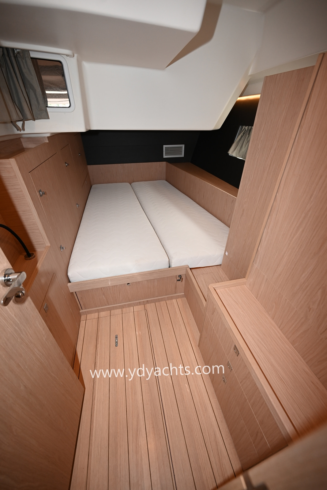 2027 Beneteau Oceanis 55.1 Owner's Version for sale (photo 58)