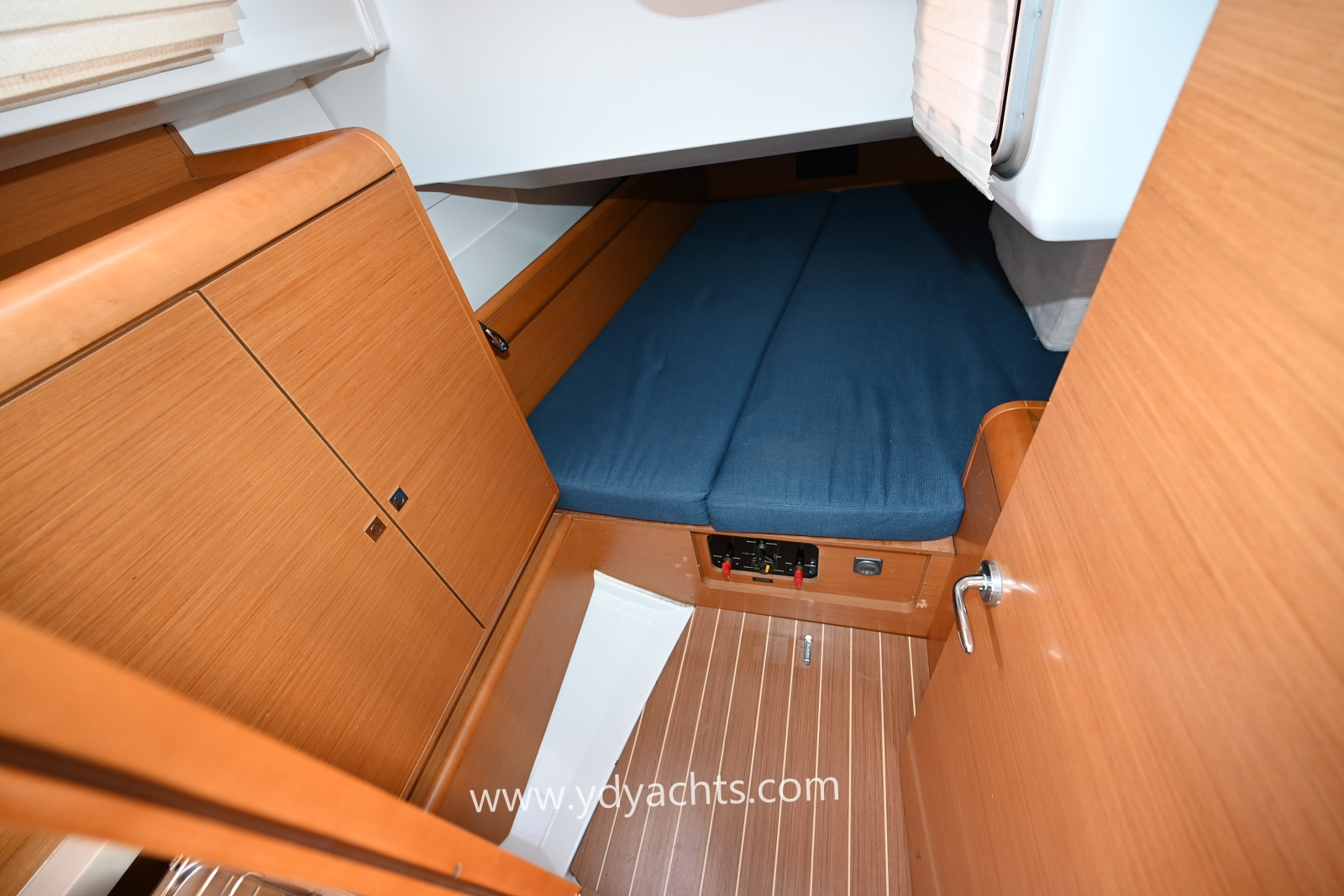 2011 Jeanneau Sun Odyssey 409 for sale (photo 43)