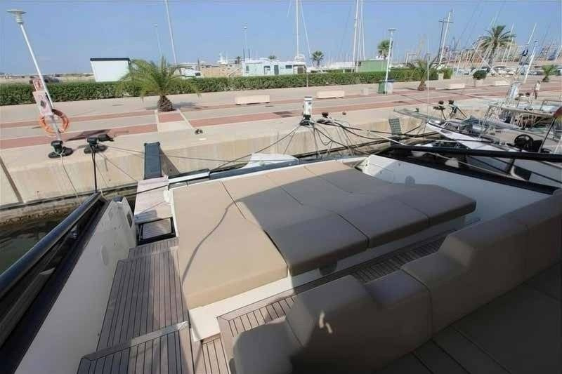 2010 Itama 75 for charter (photo 11)
