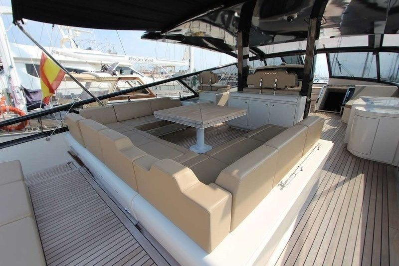 2010 Itama 75 for charter (photo 16)
