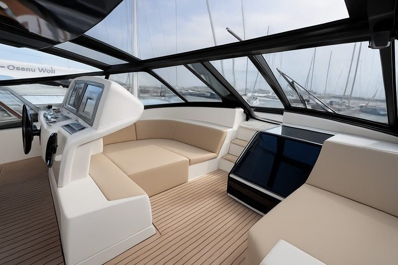 2010 Itama 75 for charter (photo 21)