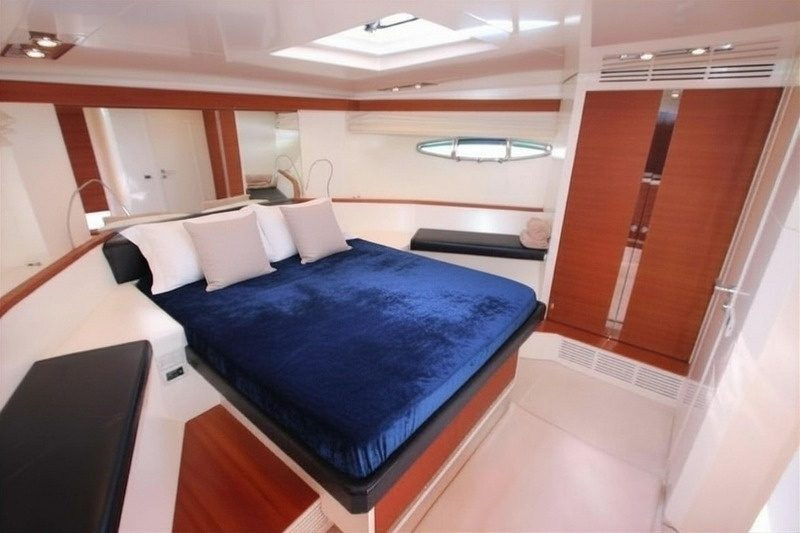 2010 Itama 75 for charter (photo 34)