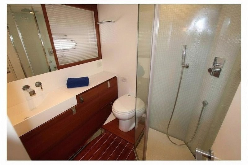 2010 Itama 75 for charter (photo 40)