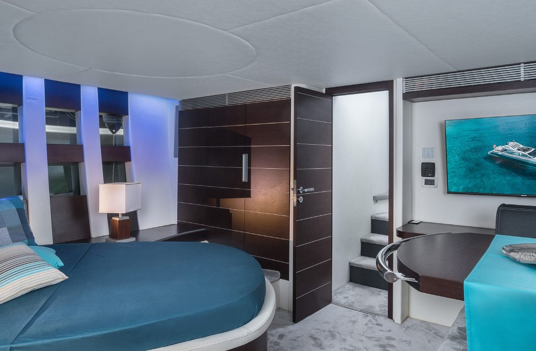 2015 Azimut 68S à louer (photo 5)