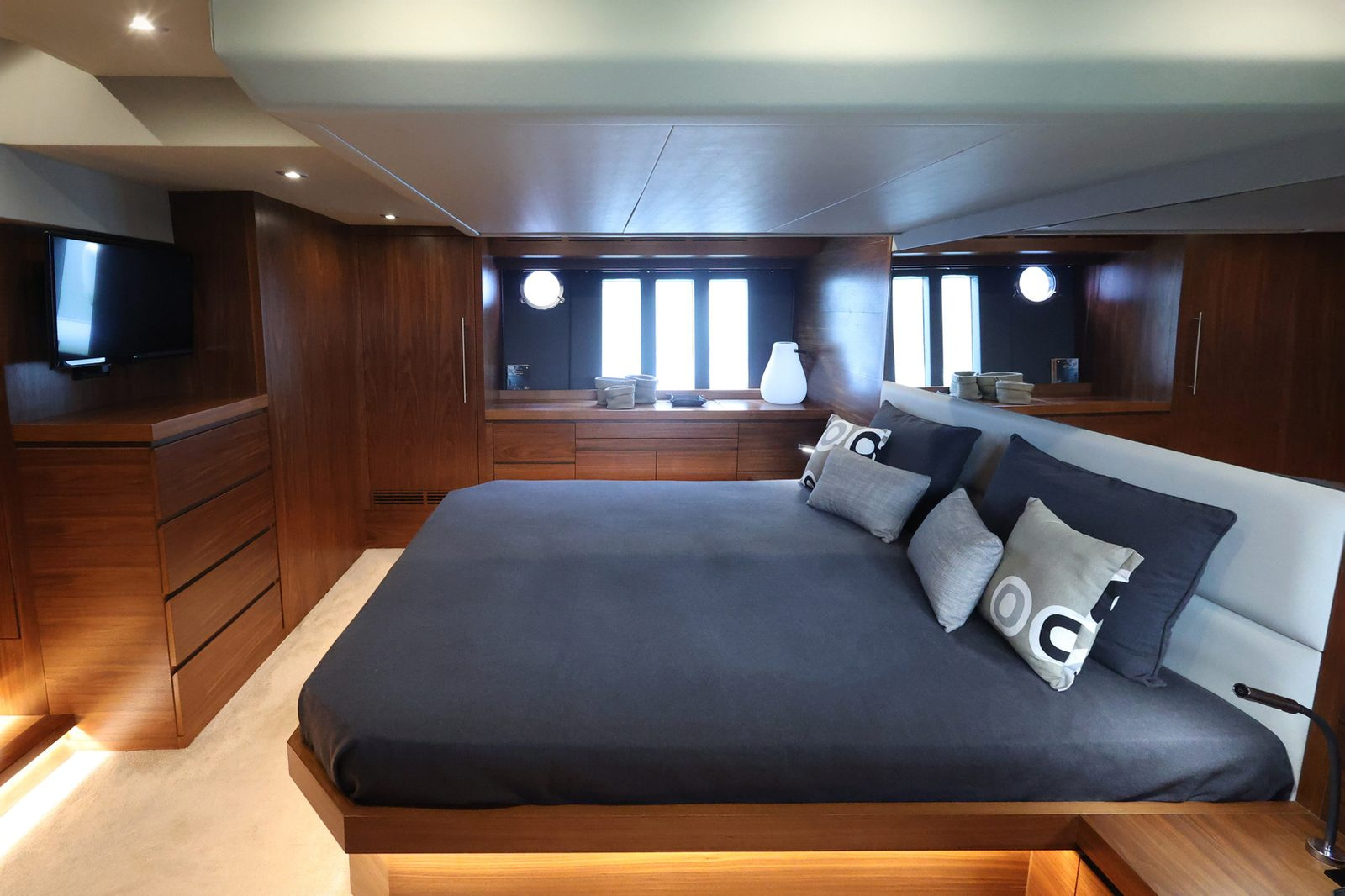 2017 Sundeck 550 for charter (photo 12)
