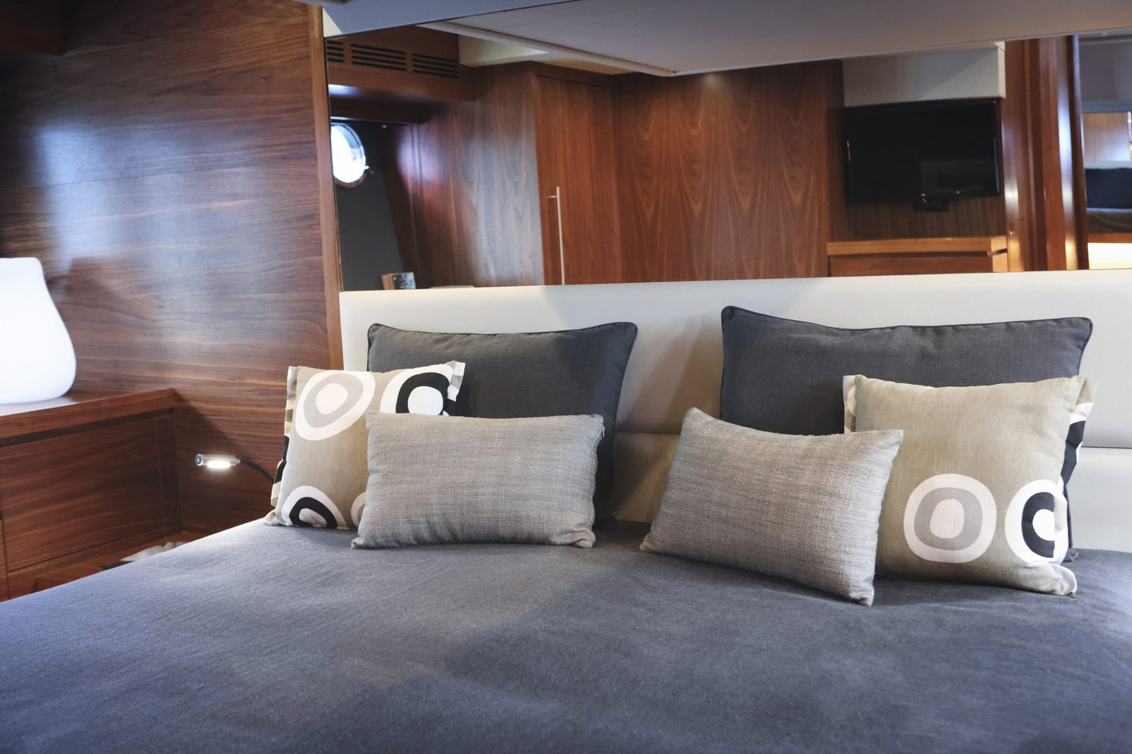 2017 Sundeck 550 for charter (photo 15)