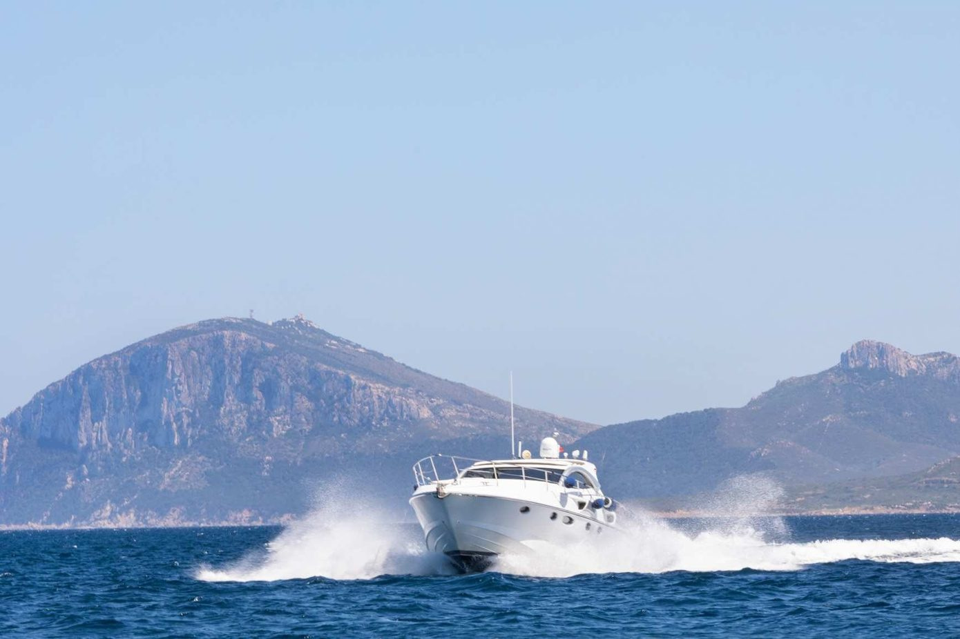 2020 Rizzardi 45 "Incredible" zu chartern (photo 3)