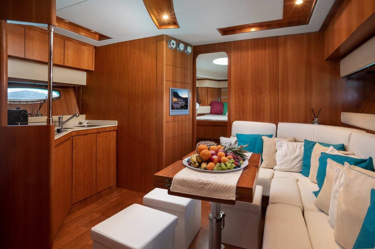 2020 Rizzardi 45 "Incredible" zu chartern (photo 16)