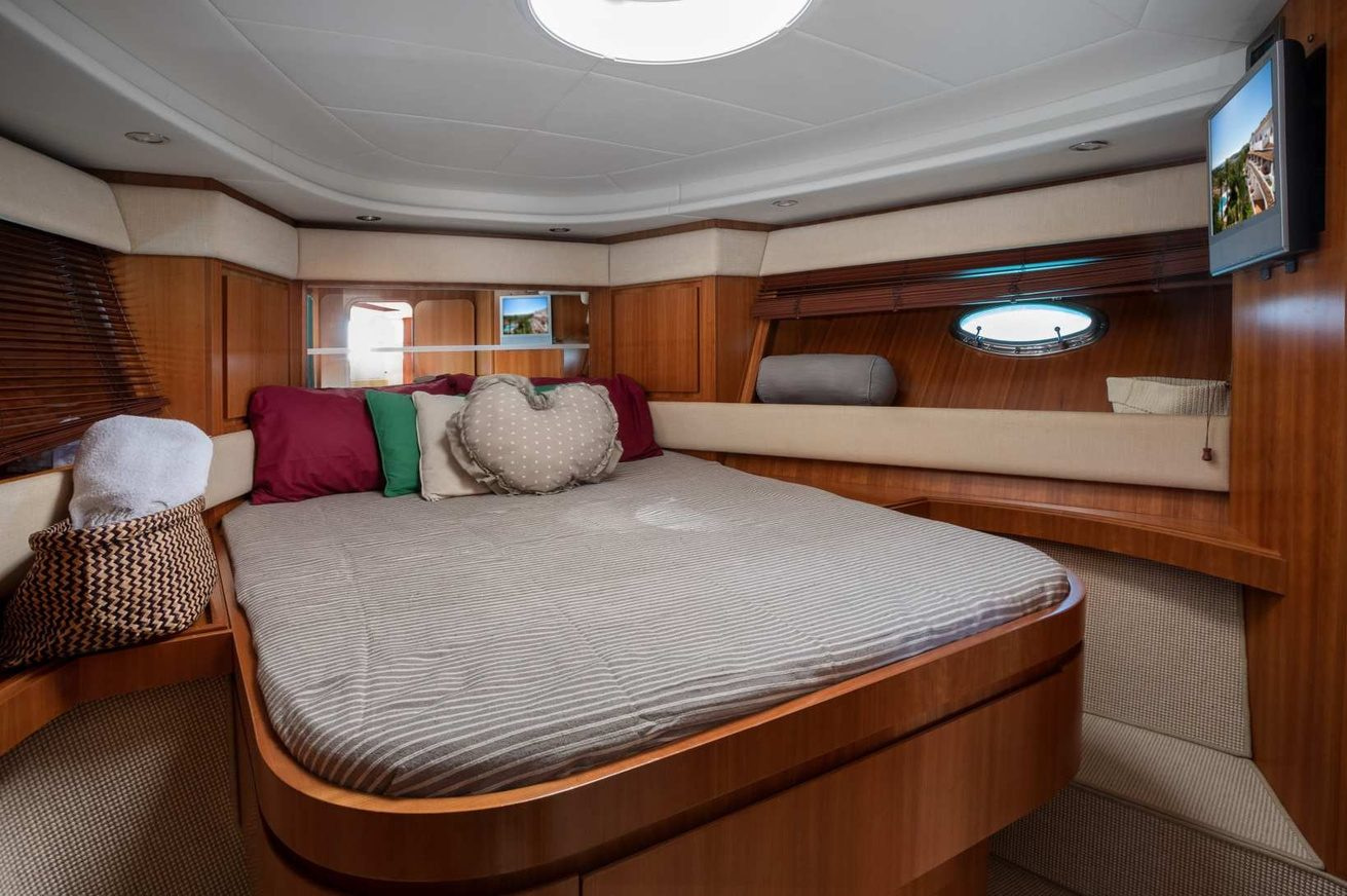 2020 Rizzardi 45 "Incredible" zu chartern (photo 17)