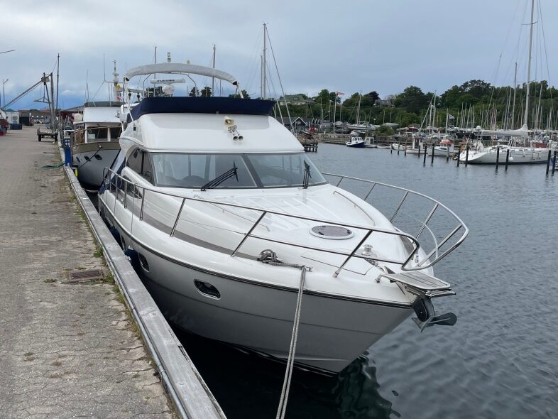 2007 Princess P45 Flybridge Mkii for sale (photo 2)
