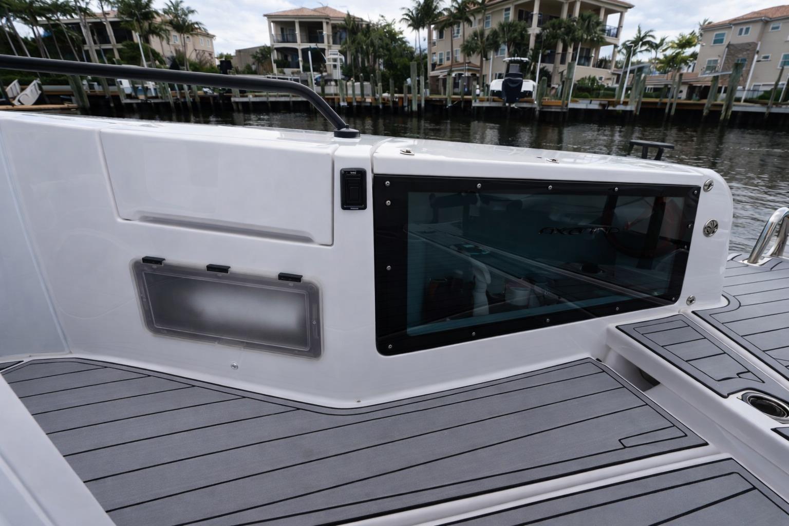 2022 Axopar 37 Sun-Top à vendre (photo 13)