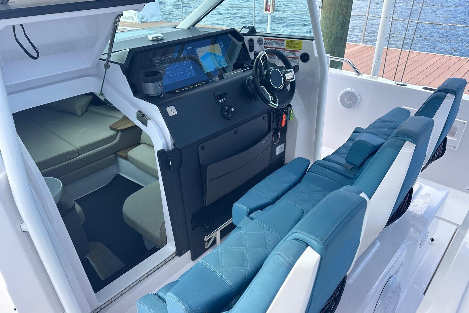 2021 Axopar 37 Sun-Top en venta (photo 12)