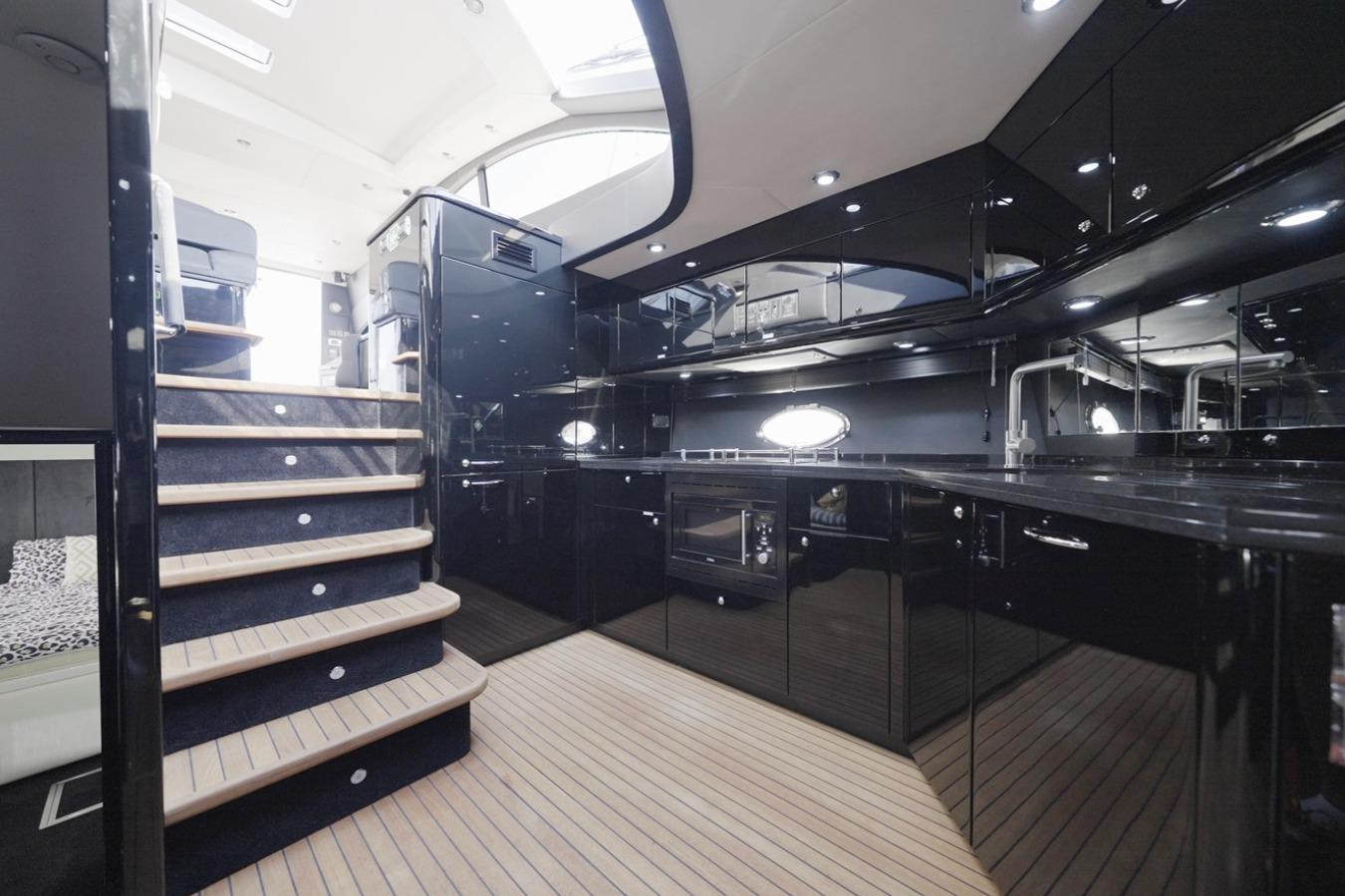 2007 Sunseeker Predator 62 te koop (photo 8)