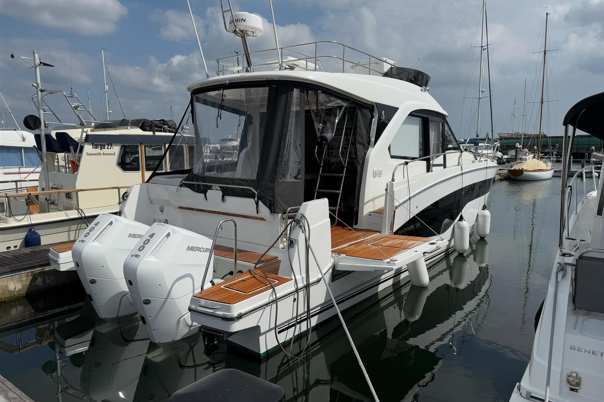2025 Beneteau Antares 12 Flybridge for sale (photo 3)