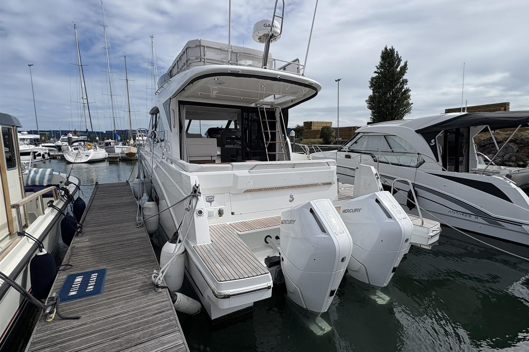 2025 Beneteau Antares 12 Flybridge for sale (photo 4)