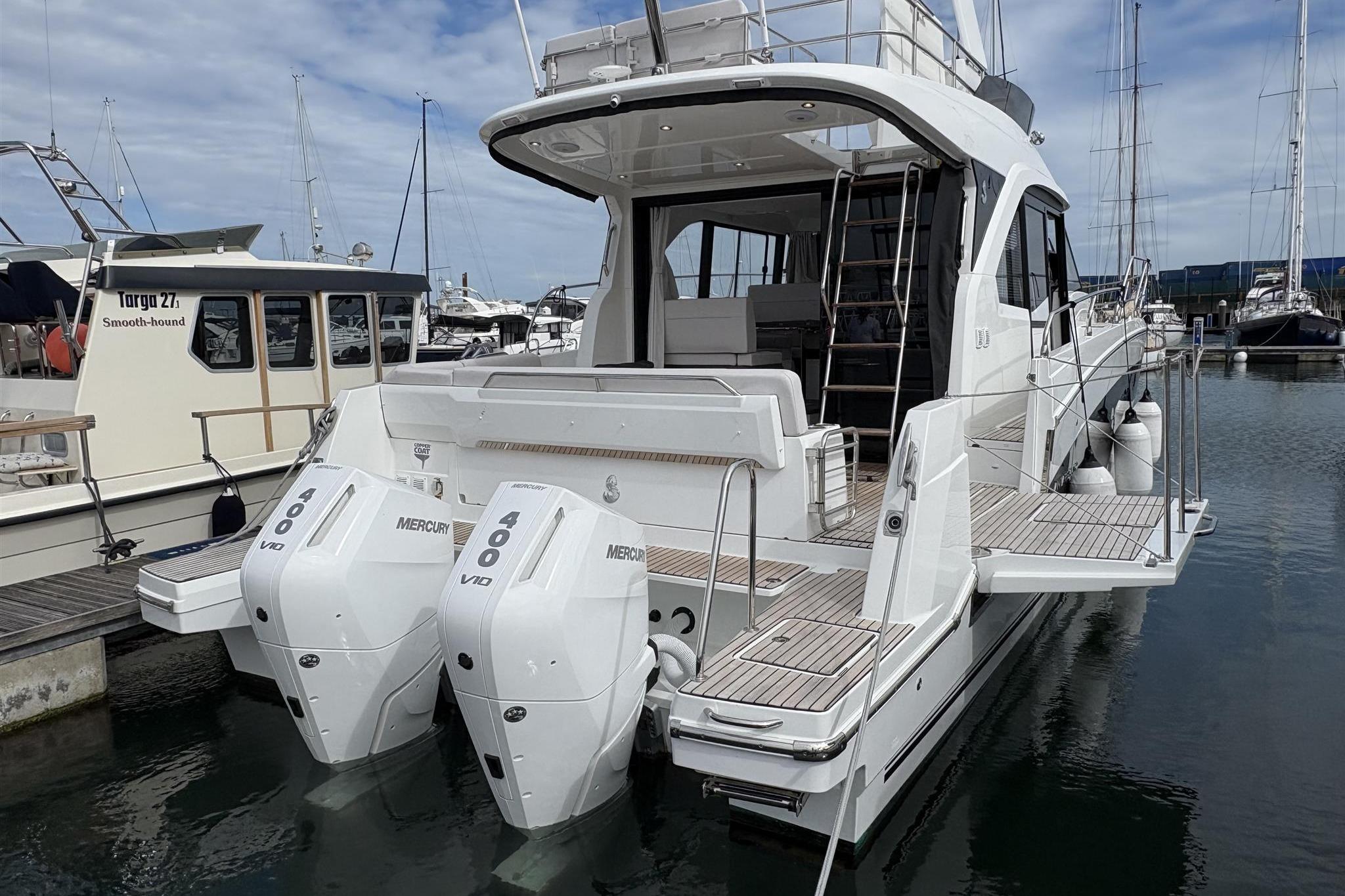 2025 Beneteau Antares 12 Flybridge for sale (photo 6)