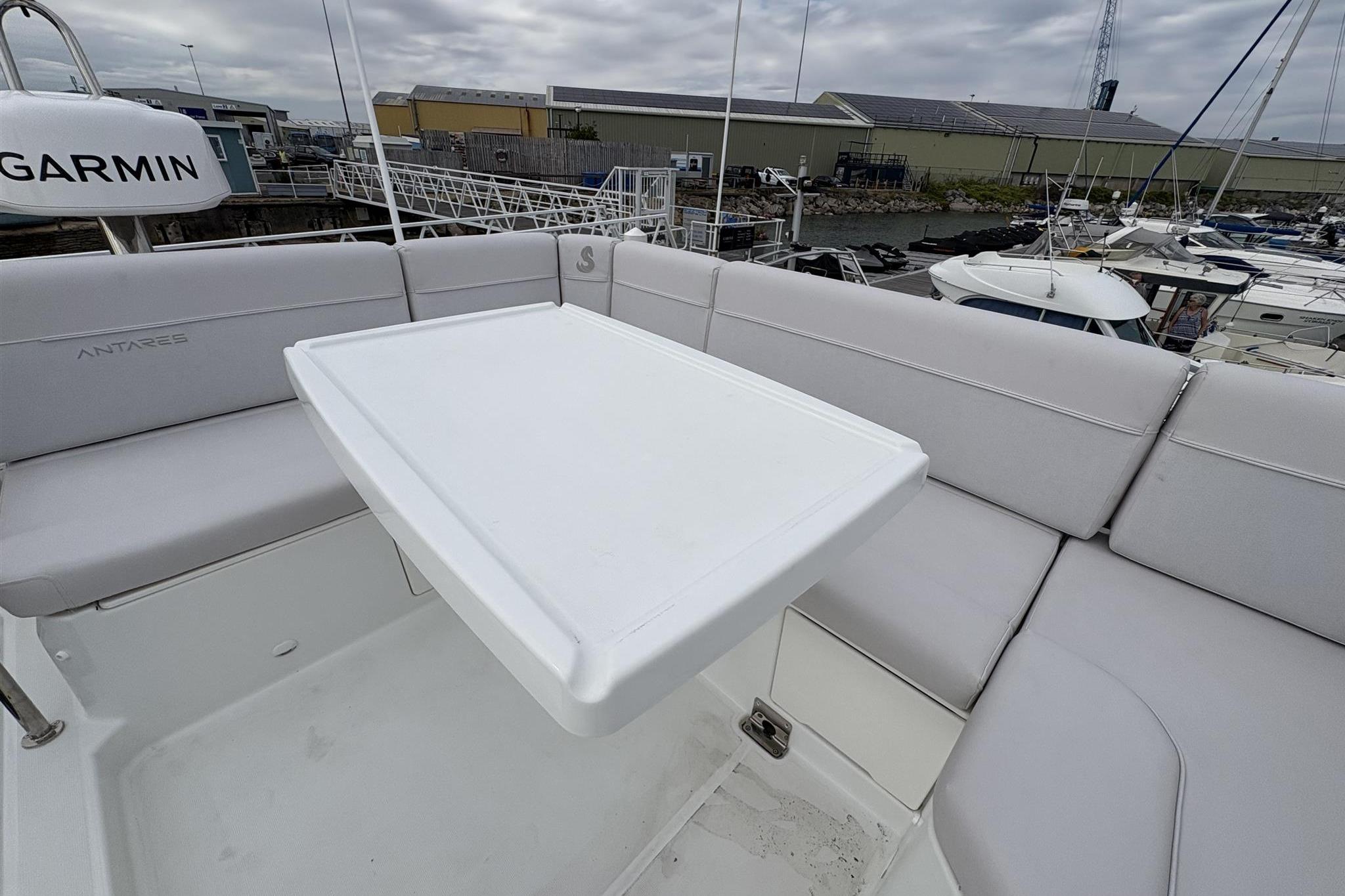 2025 Beneteau Antares 12 Flybridge for sale (photo 10)