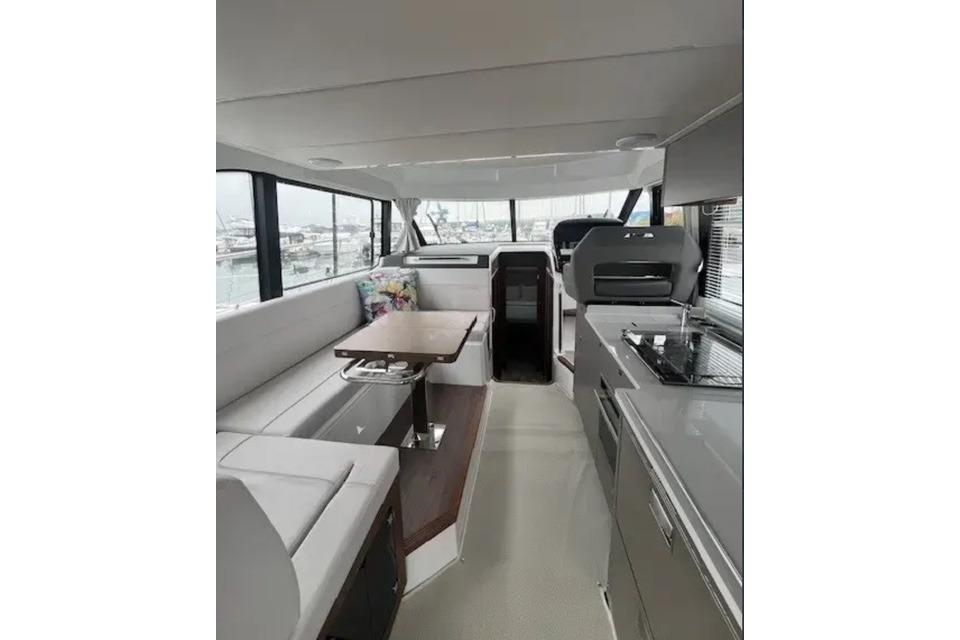2025 Beneteau Antares 12 Flybridge for sale (photo 15)