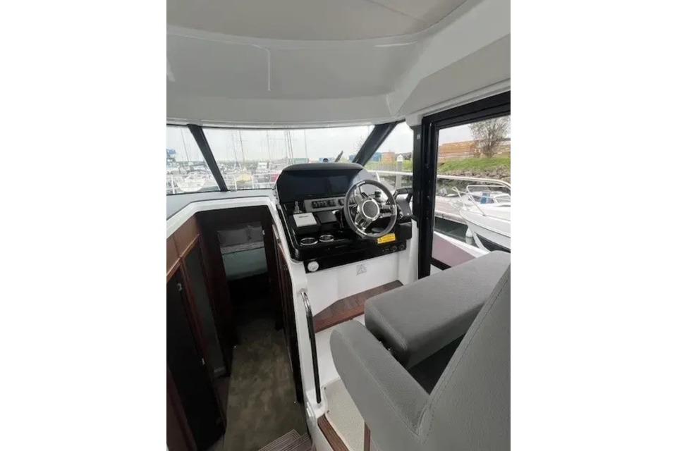 2025 Beneteau Antares 12 Flybridge for sale (photo 16)