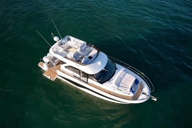 2025 Beneteau Antares 12 Flybridge for sale (photo 20)