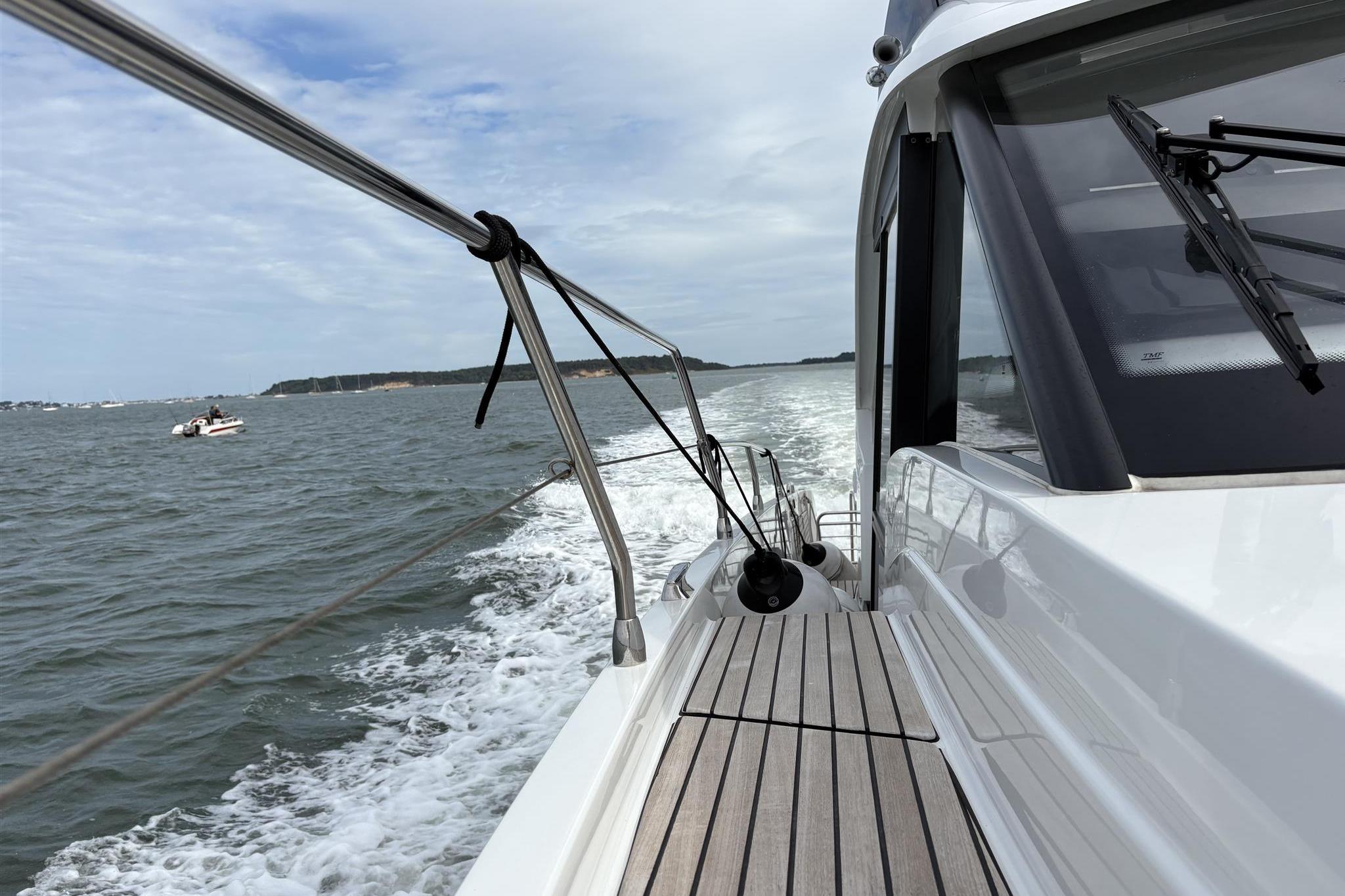2025 Beneteau Antares 12 Flybridge for sale (photo 29)