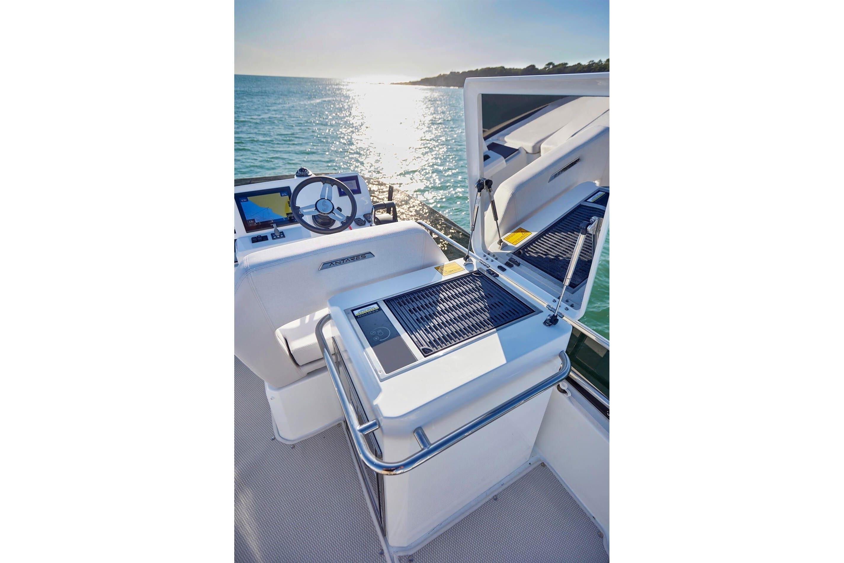 2025 Beneteau Antares 12 Flybridge for sale (photo 32)