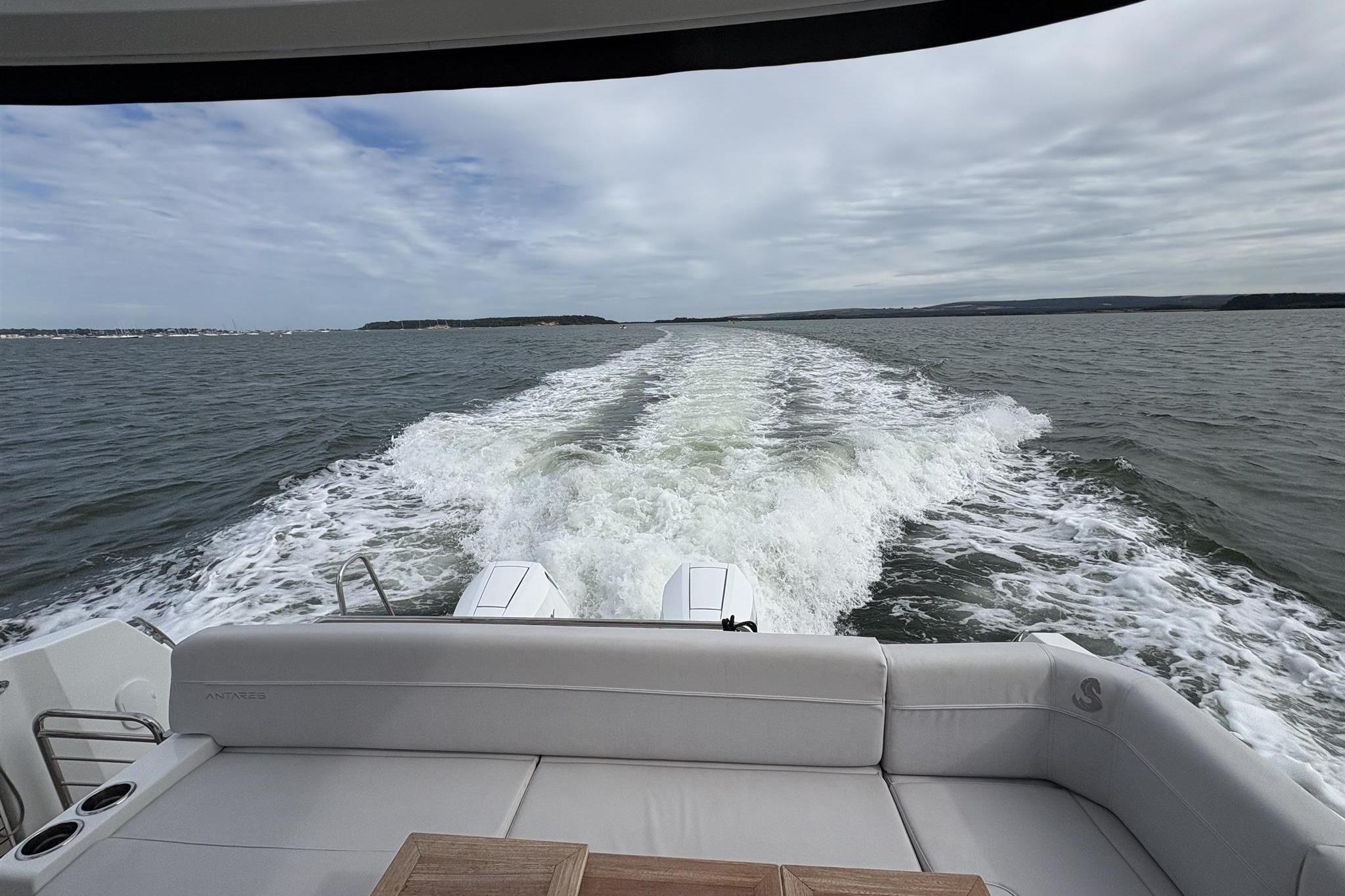 2025 Beneteau Antares 12 Flybridge for sale (photo 41)