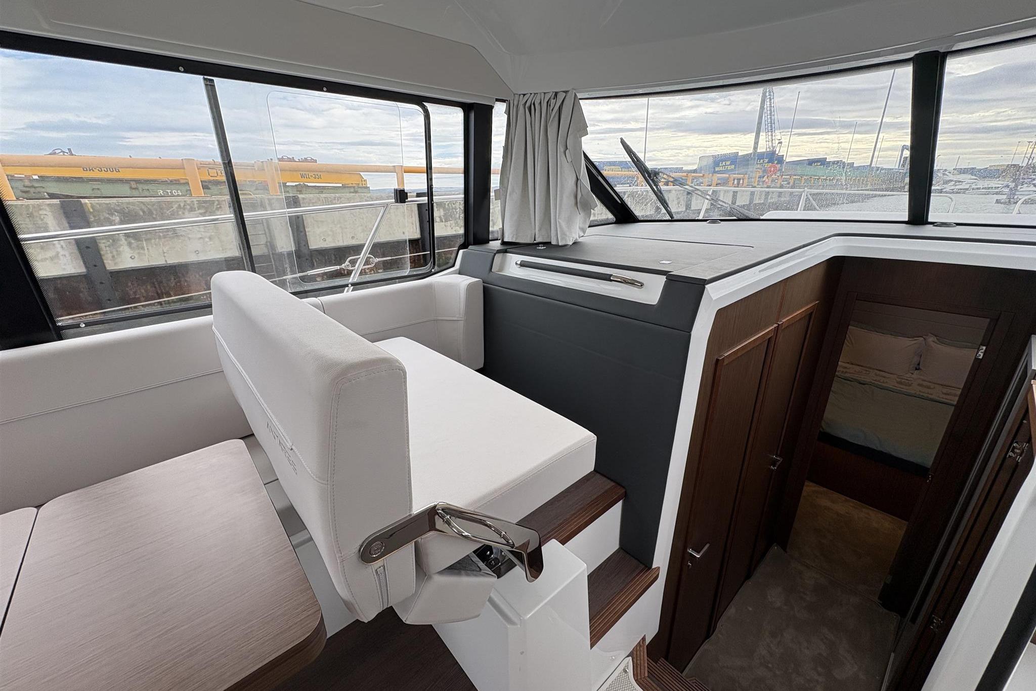 2025 Beneteau Antares 12 Flybridge for sale (photo 47)