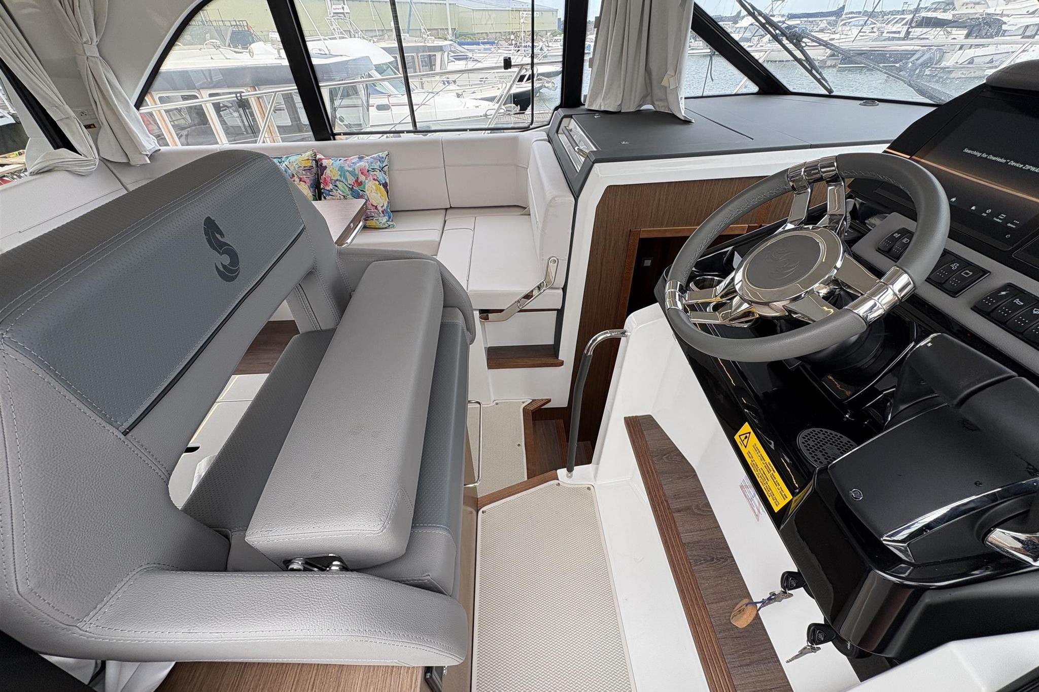 2025 Beneteau Antares 12 Flybridge for sale (photo 54)