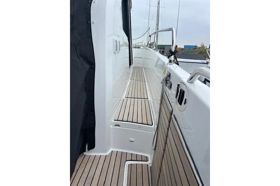 2025 Beneteau Antares 12 Flybridge for sale (photo 56)