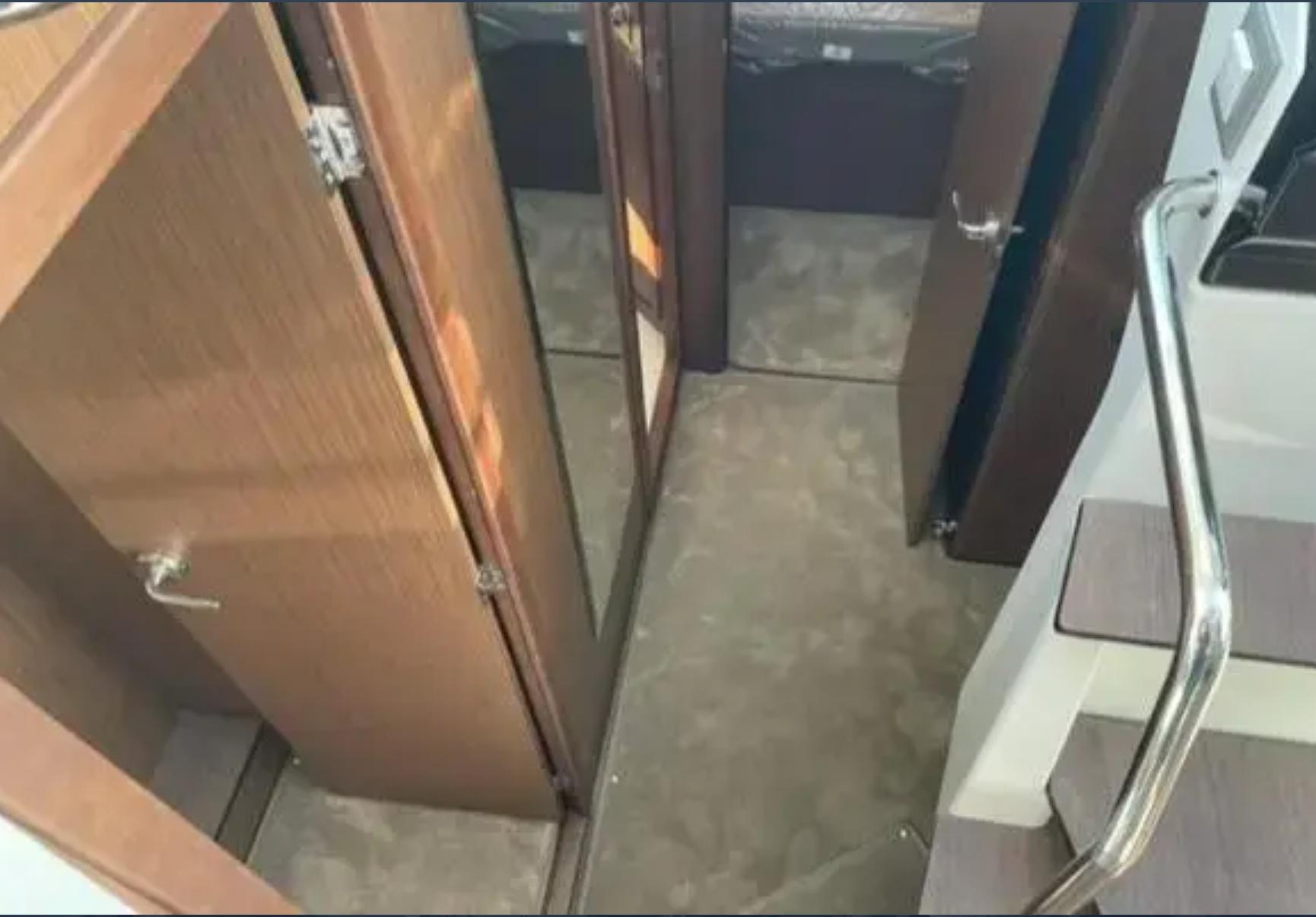 2026 Beneteau Antares 11 Coupe en venta (photo 21)