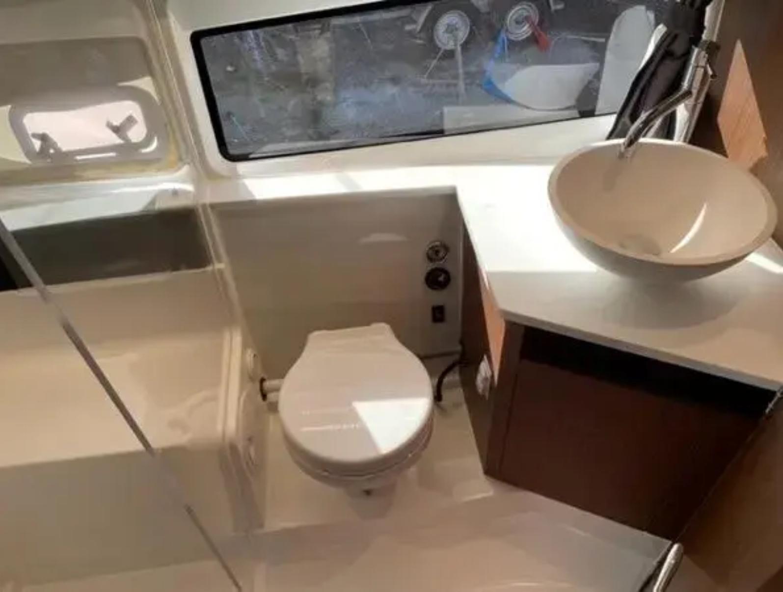 2026 Beneteau Antares 11 Coupe en venta (photo 26)