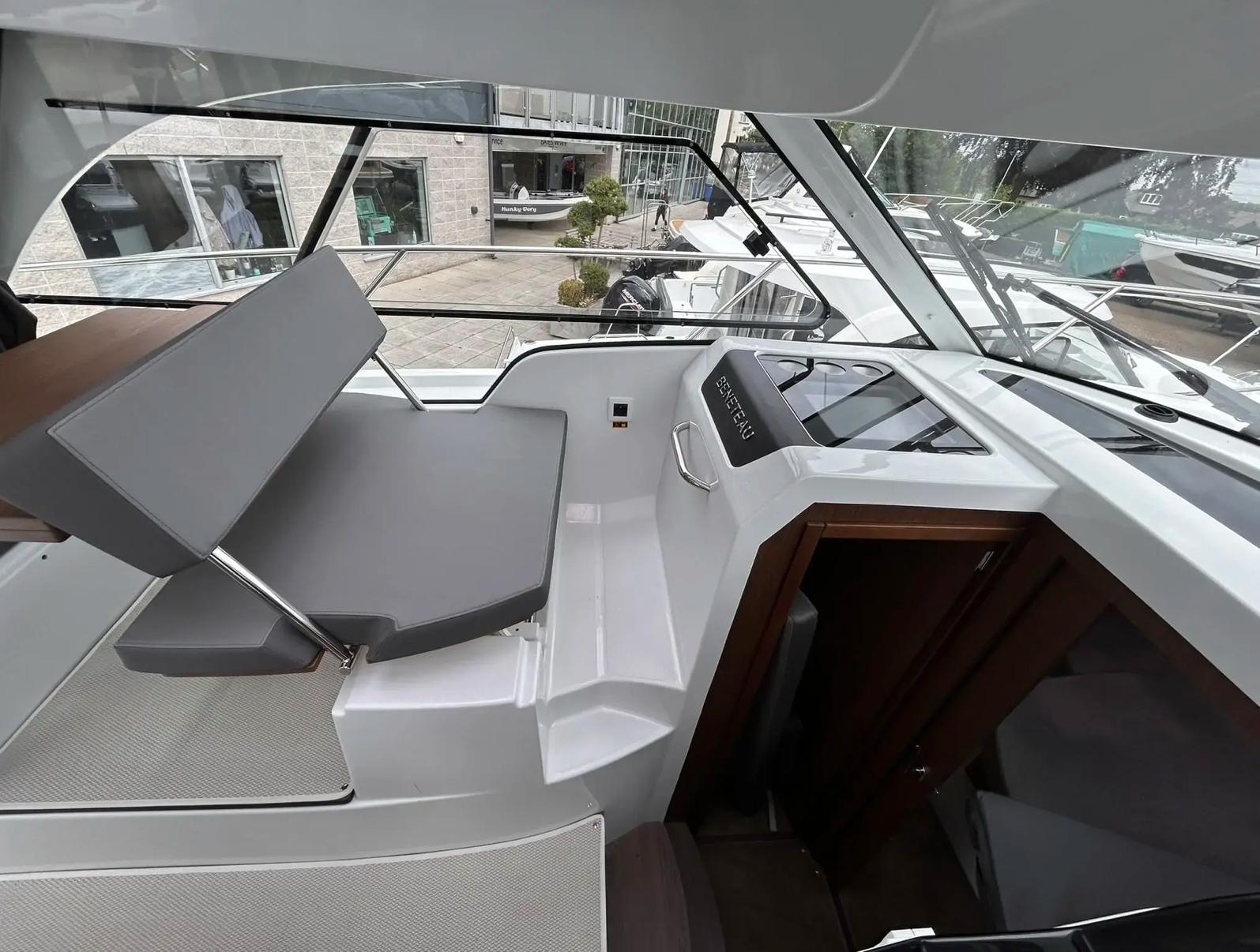 2024 Beneteau Antares 9 en venta (photo 28)