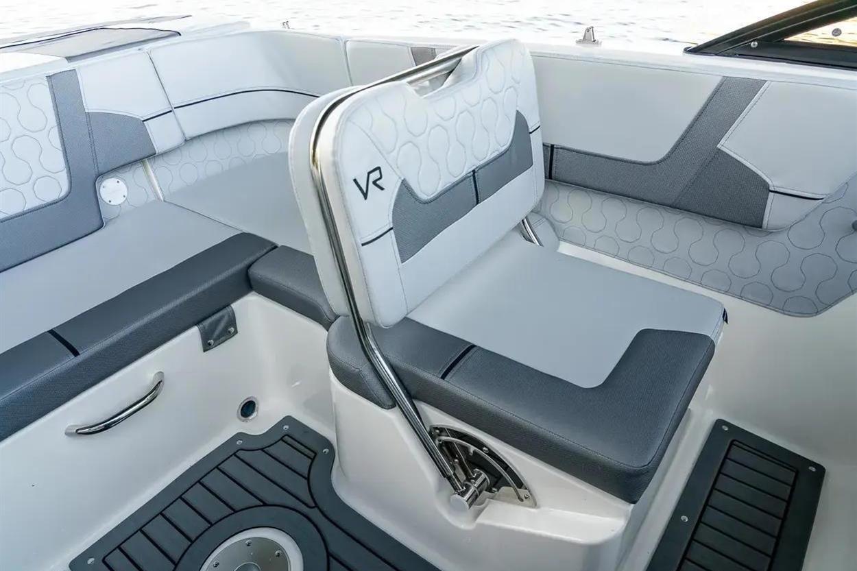 2023 Bayliner VR5 for sale (photo 11)