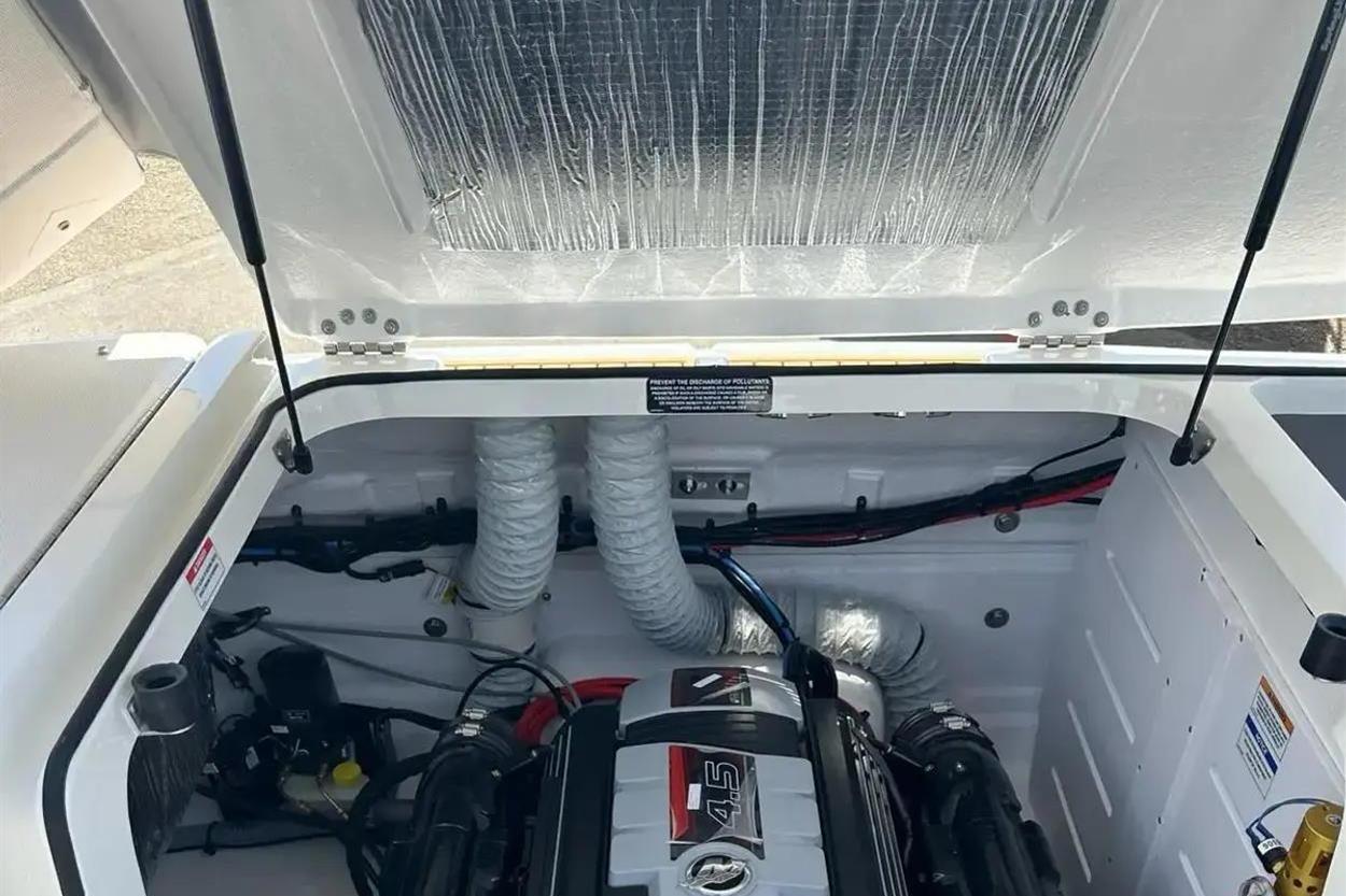 2023 Bayliner VR5 for sale (photo 14)
