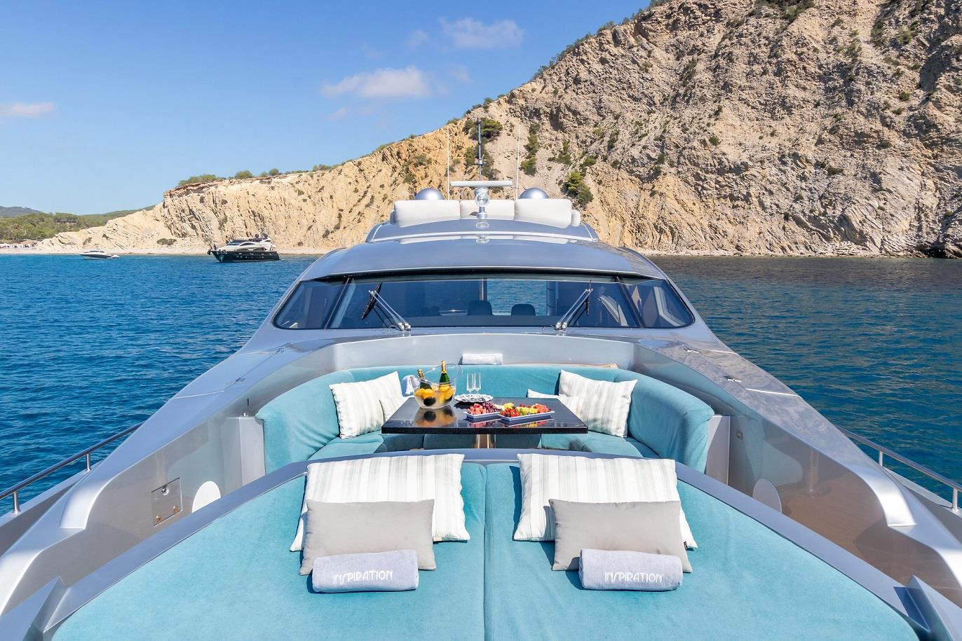 2018 Pershing 90 a noleggio (photo 8)
